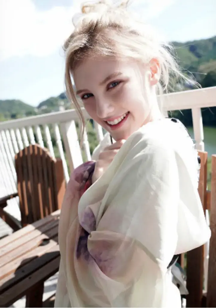 《Melody Marks》北欧妖精少女忠诚未删减版全集在线观看-1080P高清画质播放-《Melody Marks》欧美艺人未删减完整版夸克网盘下载