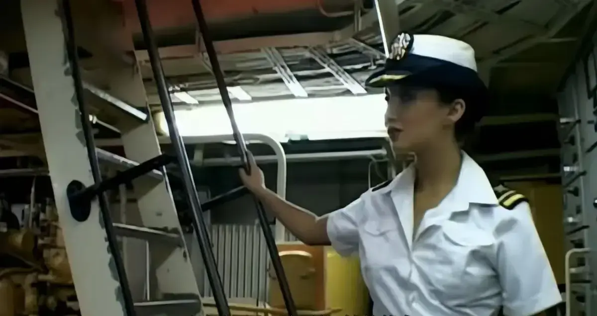 《军舰上的女兵》卡楚米主演高清完整版-全网同步更新无删减-《军舰上的女兵》中文版免费在线看