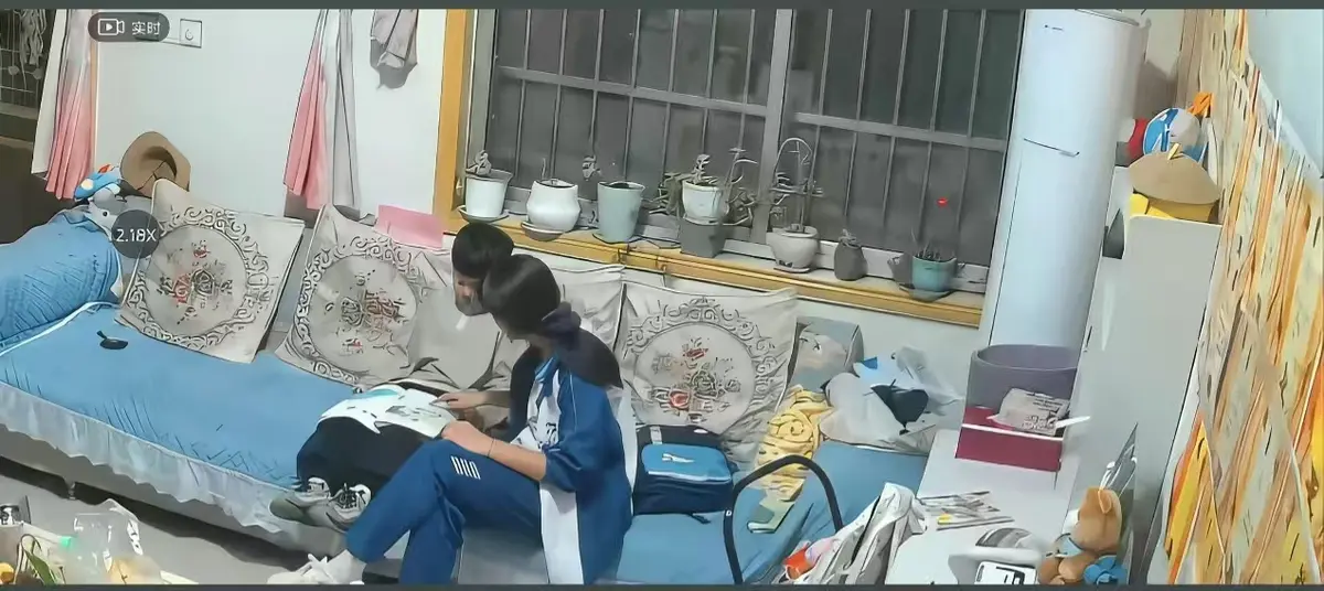 《来自姐姐的爱》无删减完整版在线播放-高清正片免费下载看全集-来自姐姐的爱暖心姐弟互动名场面